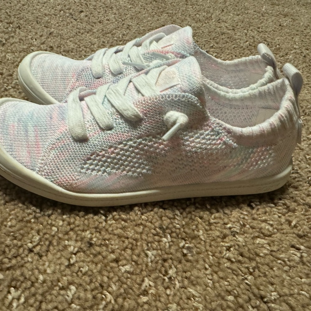 Roxy Tennis Shoe, Size 4, NWOT - Picture 9 of 11
